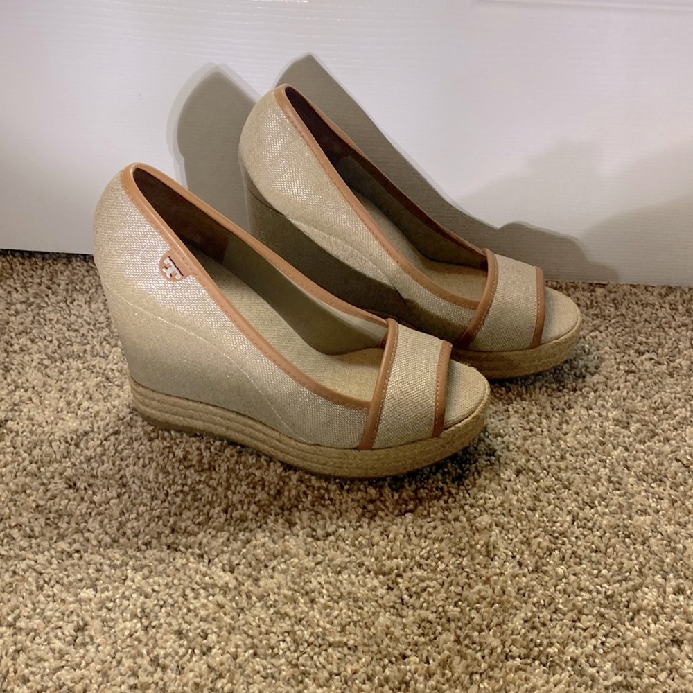 Tory Burch Women’s Espadrilles Wedges Sandals Size 8 Majorca Peep Toe Beige. New